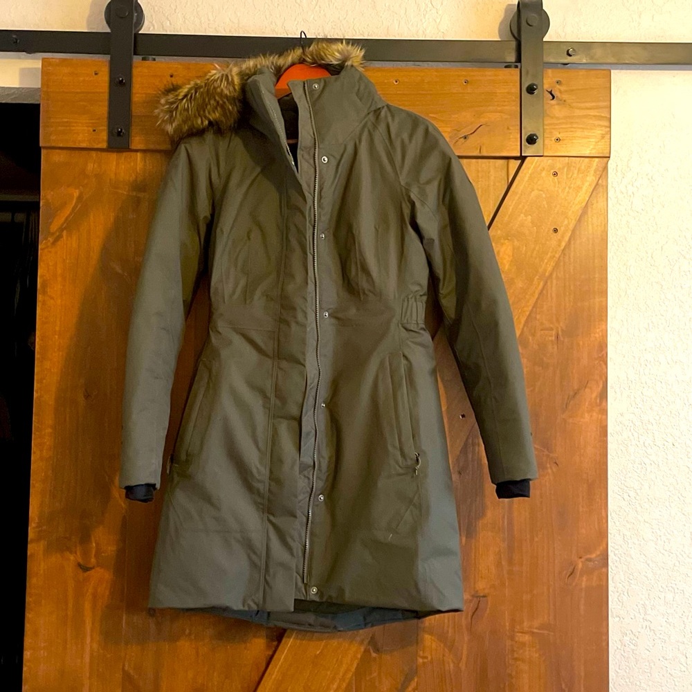 Women’s North Face down jacket
